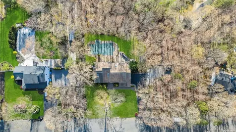 6 Barbara Anne Street Manorville NY 11949