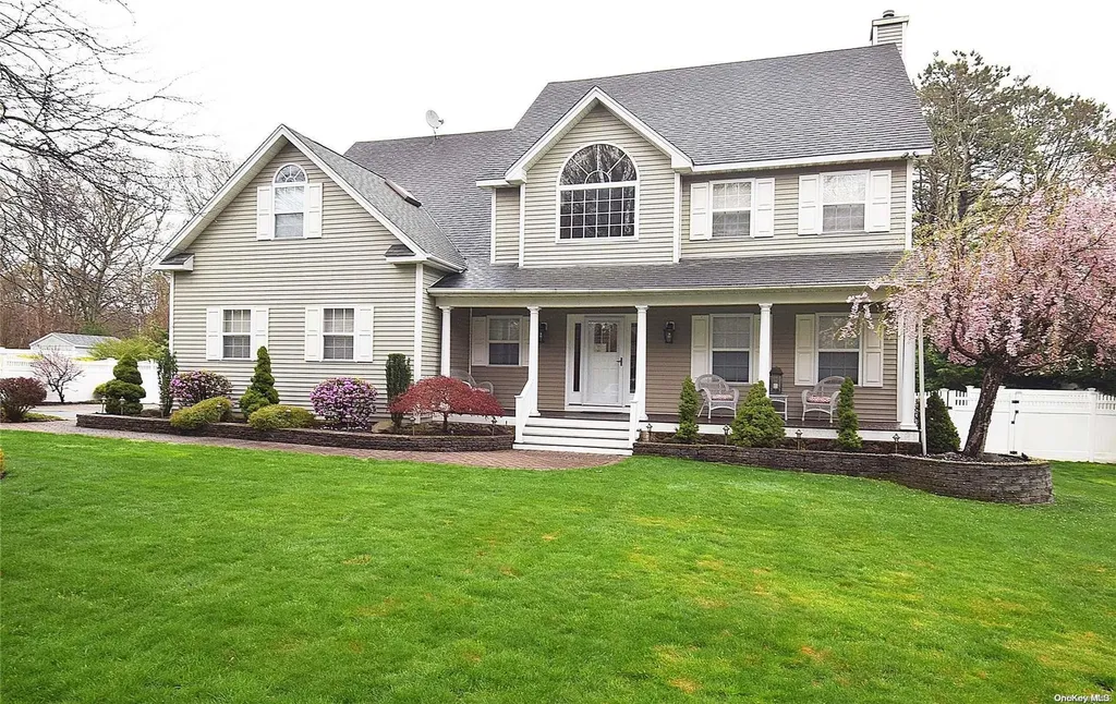 7 Cheryl Drive Shoreham NY 11786