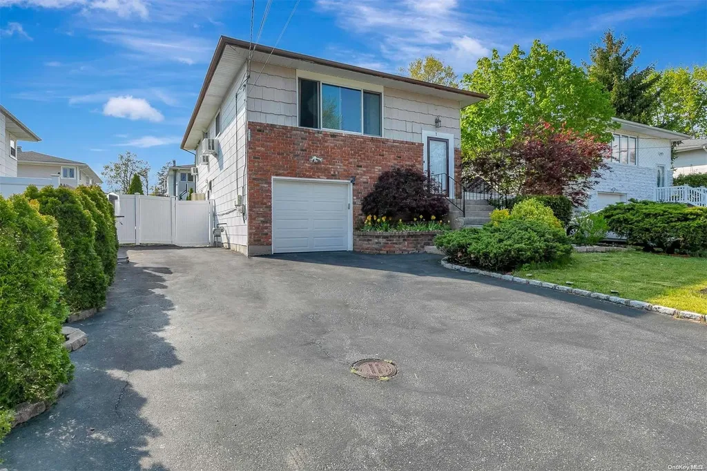 7 Addison Place Dix Hills NY 11746