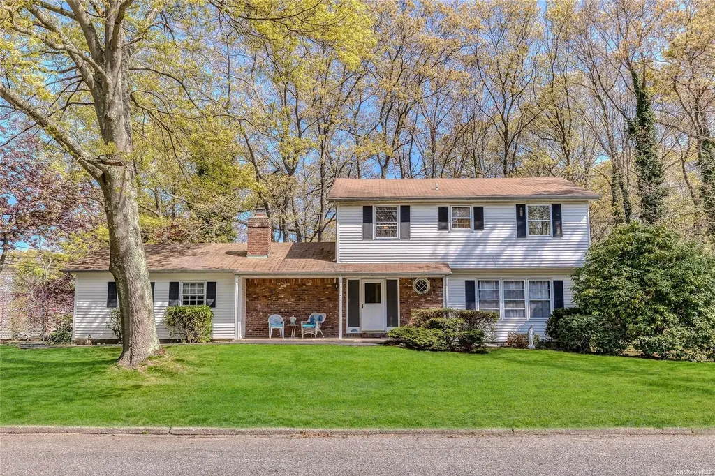 5 E End Road Rocky Point NY 11778
