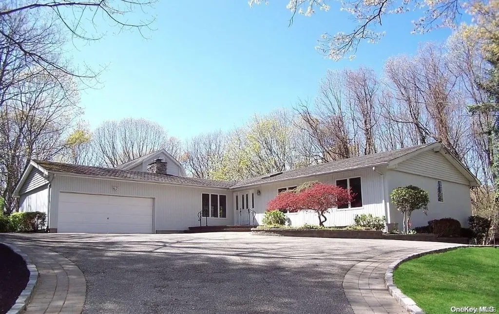 15 Royce Road Dix Hills NY 11746