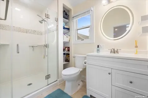 952 S 5th Street Lindenhurst NY 11757