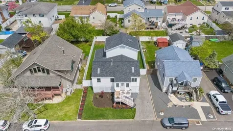 952 S 5th Street Lindenhurst NY 11757