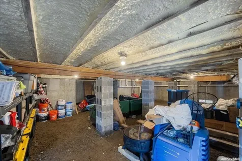 952 S 5th Street Lindenhurst NY 11757