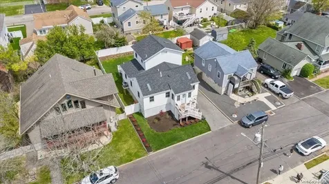 952 S 5th Street Lindenhurst NY 11757