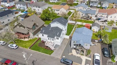 952 S 5th Street Lindenhurst NY 11757