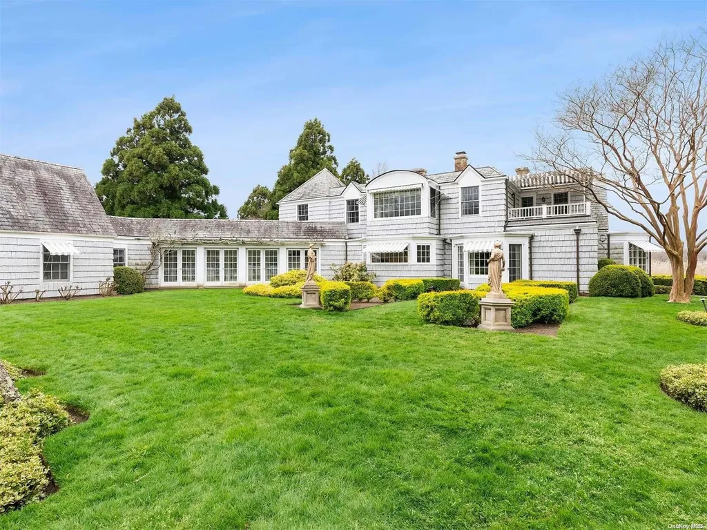 585 Captains Neck Lane Southampton NY 11968