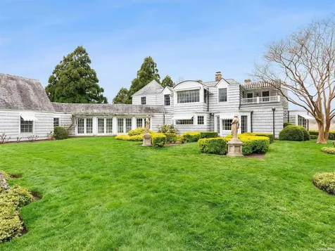 585 Captains Neck Lane Southampton NY 11968