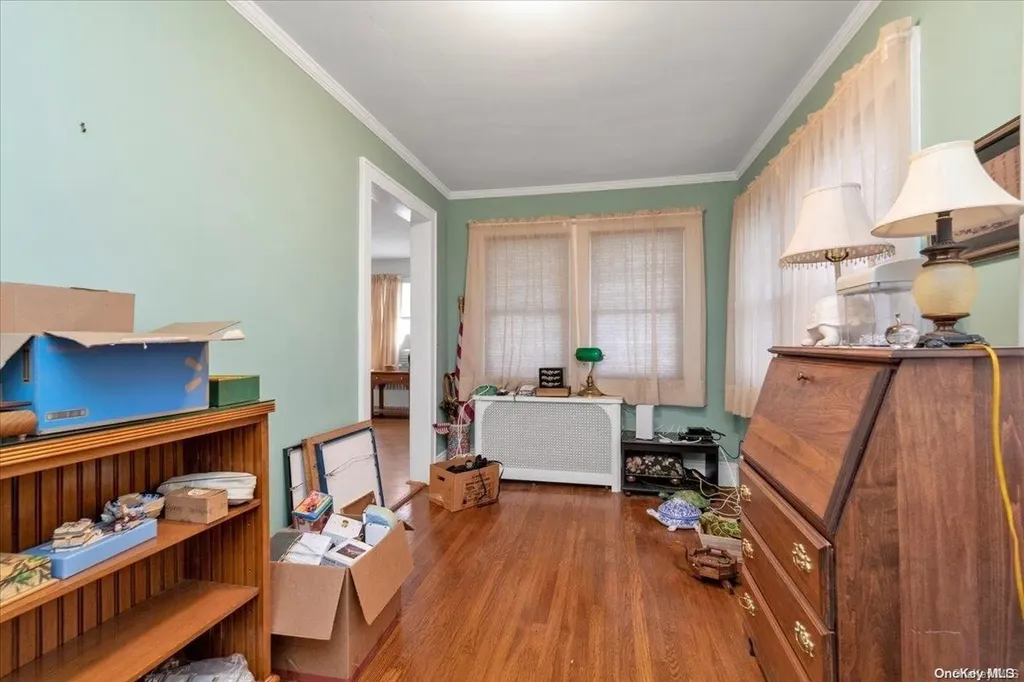 253 Rolling Street Malverne NY 11565
