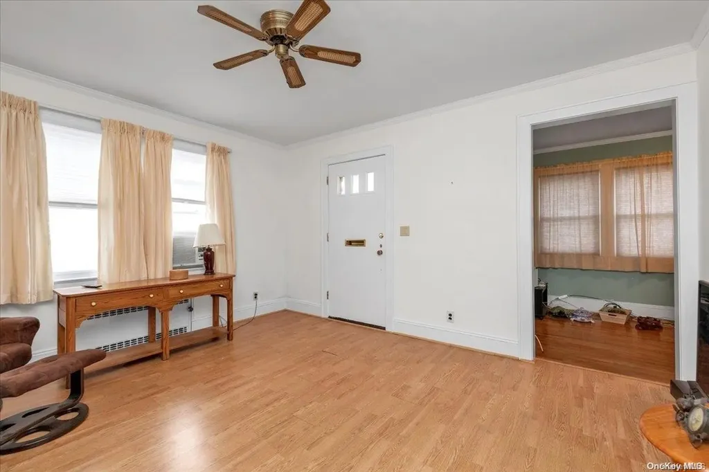 253 Rolling Street Malverne NY 11565