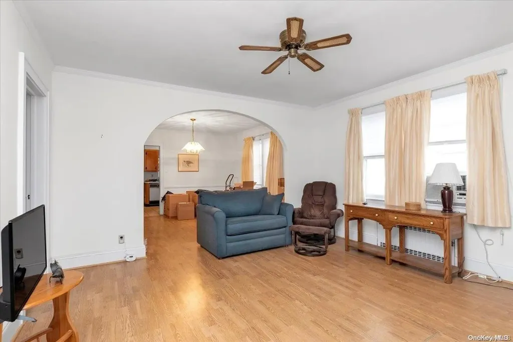 253 Rolling Street Malverne NY 11565