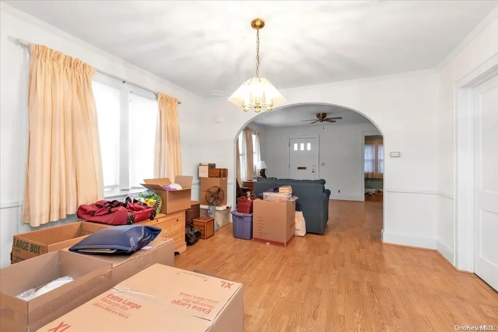 253 Rolling Street Malverne NY 11565