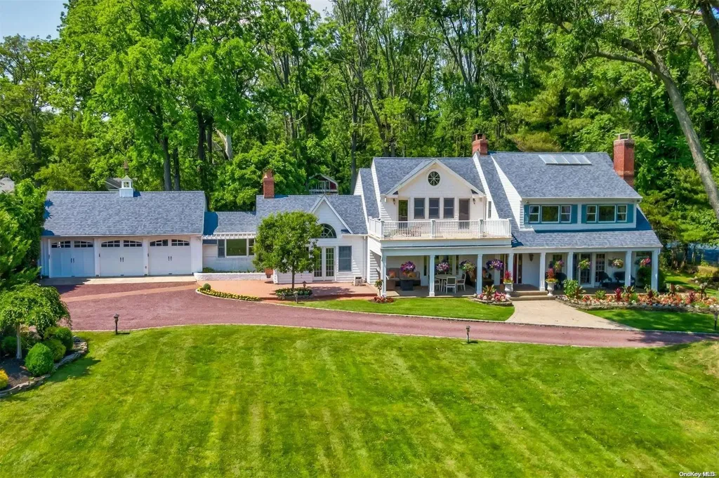 16 Beach Road Northport NY 11768