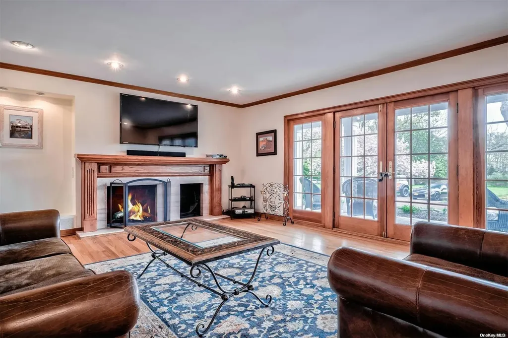16 Beach Road Northport NY 11768