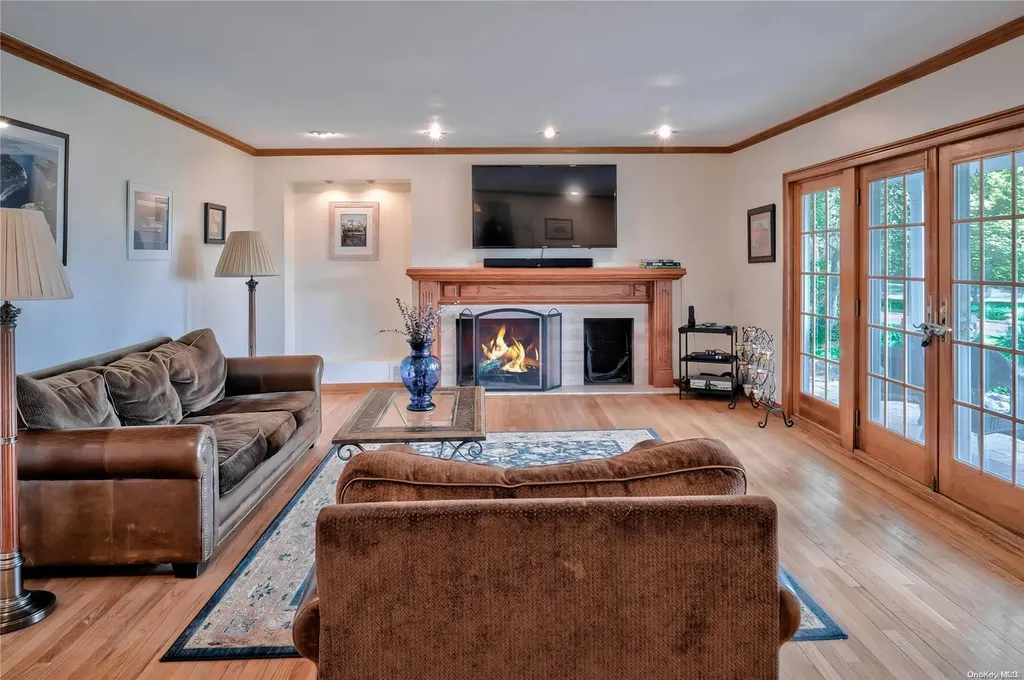 16 Beach Road Northport NY 11768