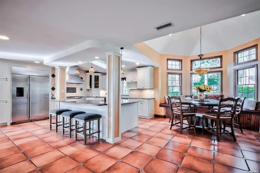 16 Beach Road Northport NY 11768