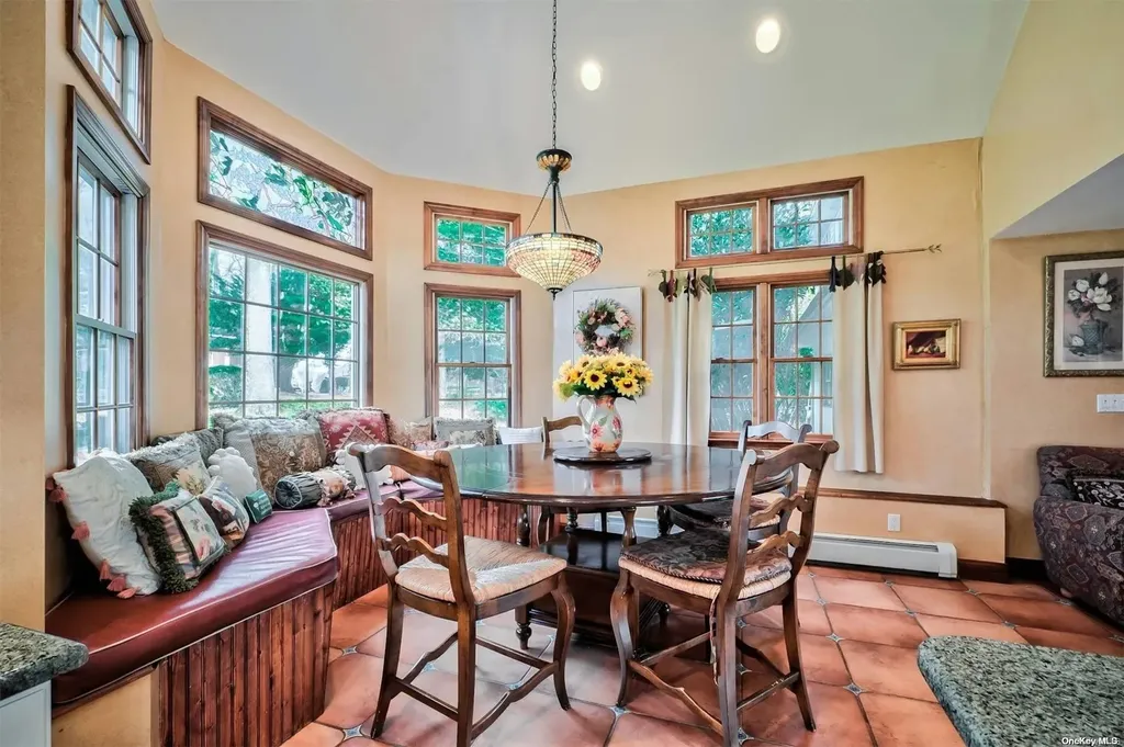 16 Beach Road Northport NY 11768