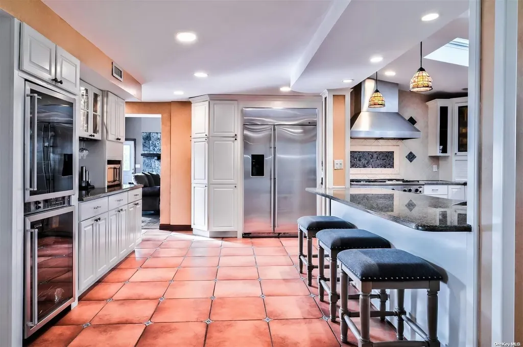 16 Beach Road Northport NY 11768