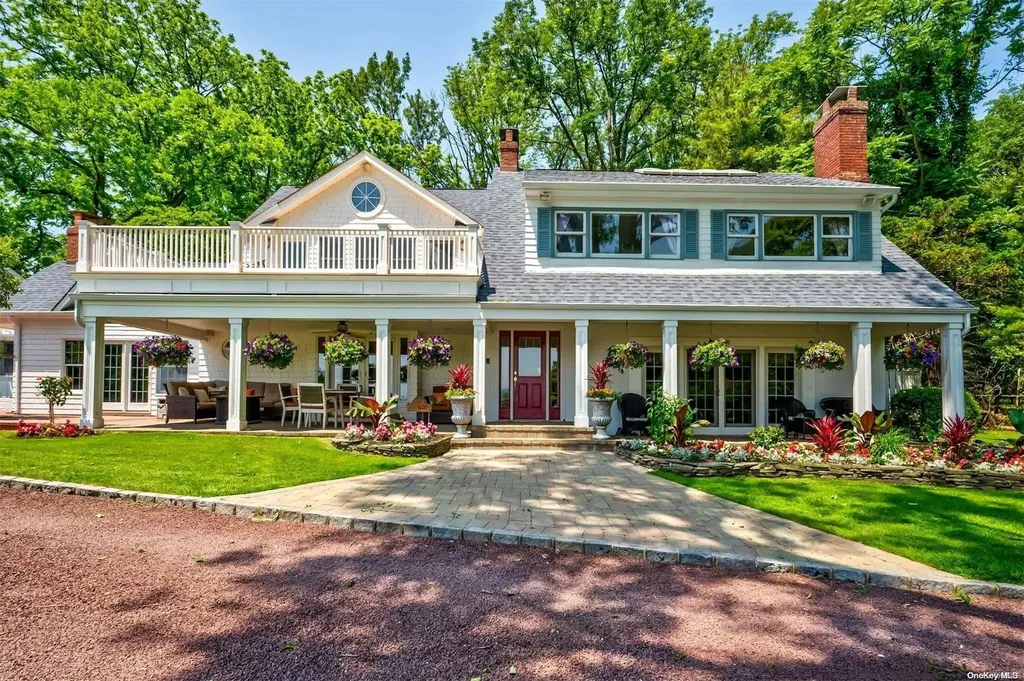 16 Beach Road Northport NY 11768