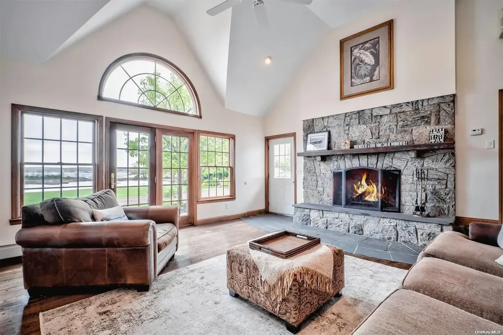 16 Beach Road Northport NY 11768