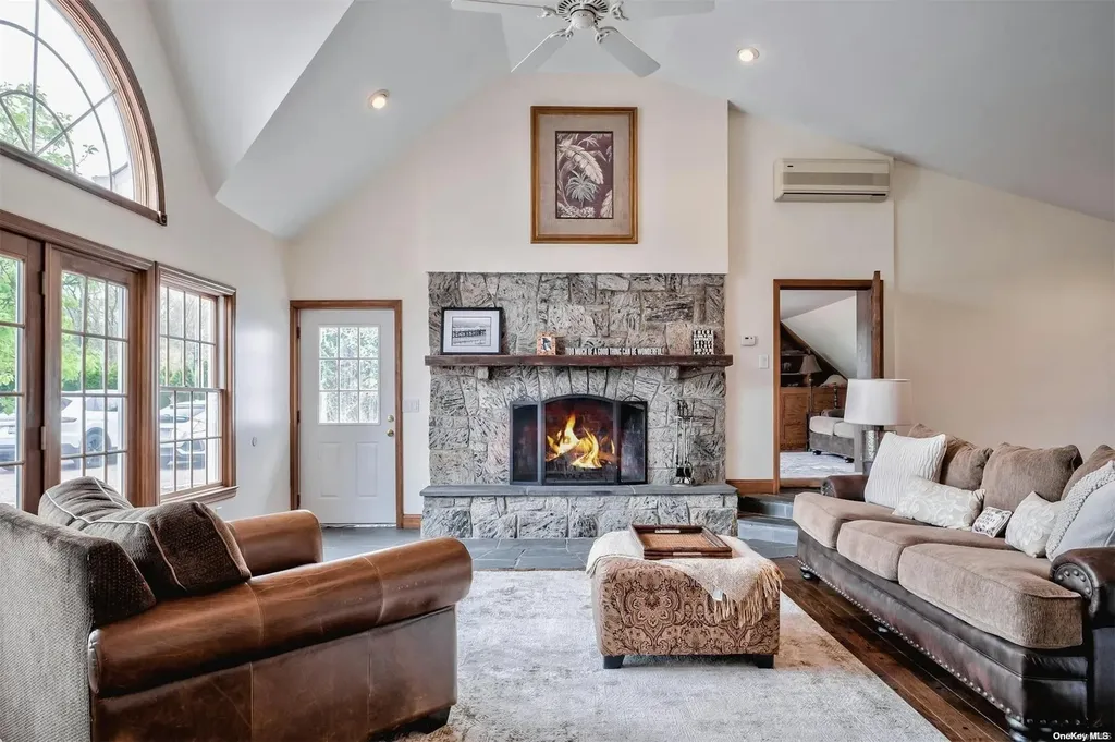 16 Beach Road Northport NY 11768
