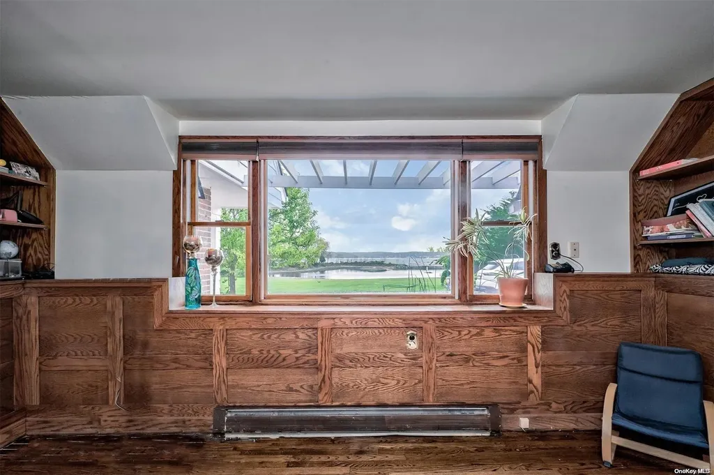 16 Beach Road Northport NY 11768