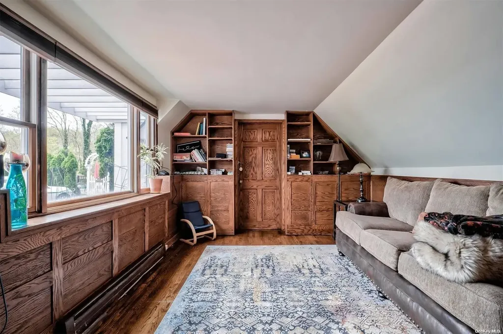 16 Beach Road Northport NY 11768