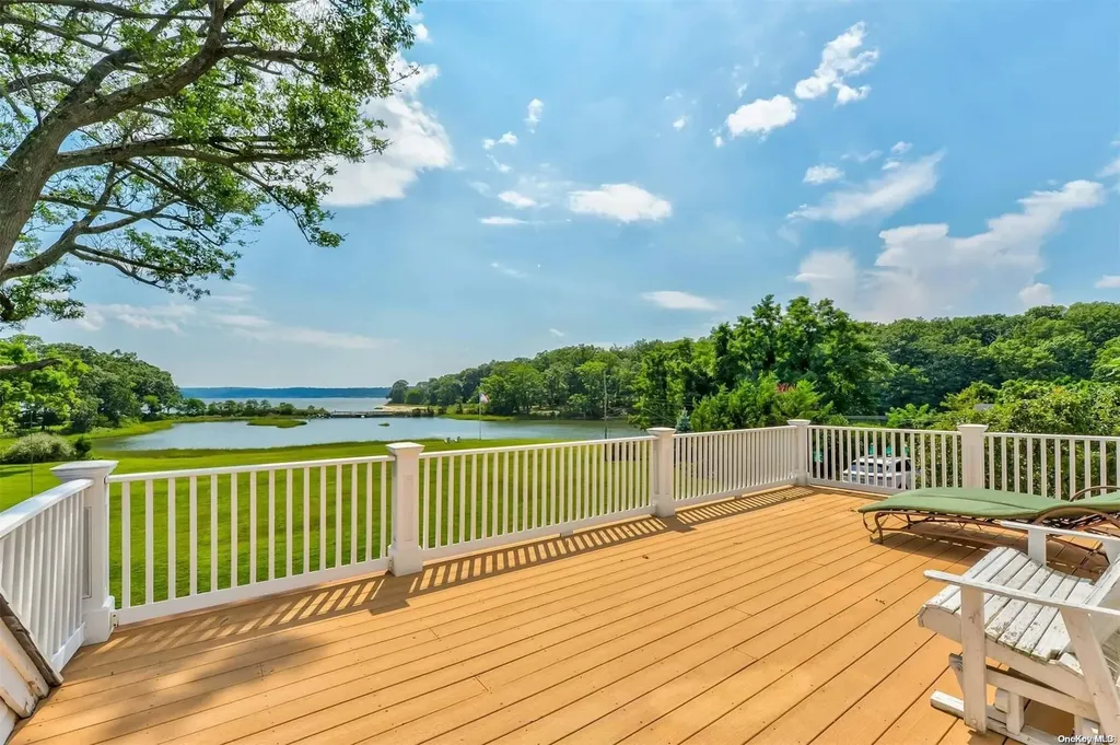 16 Beach Road Northport NY 11768
