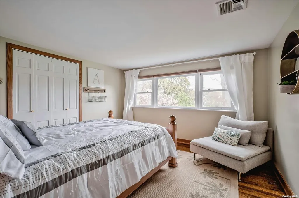 16 Beach Road Northport NY 11768