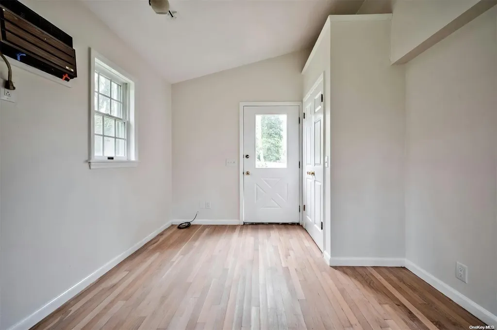 16 Beach Road Northport NY 11768
