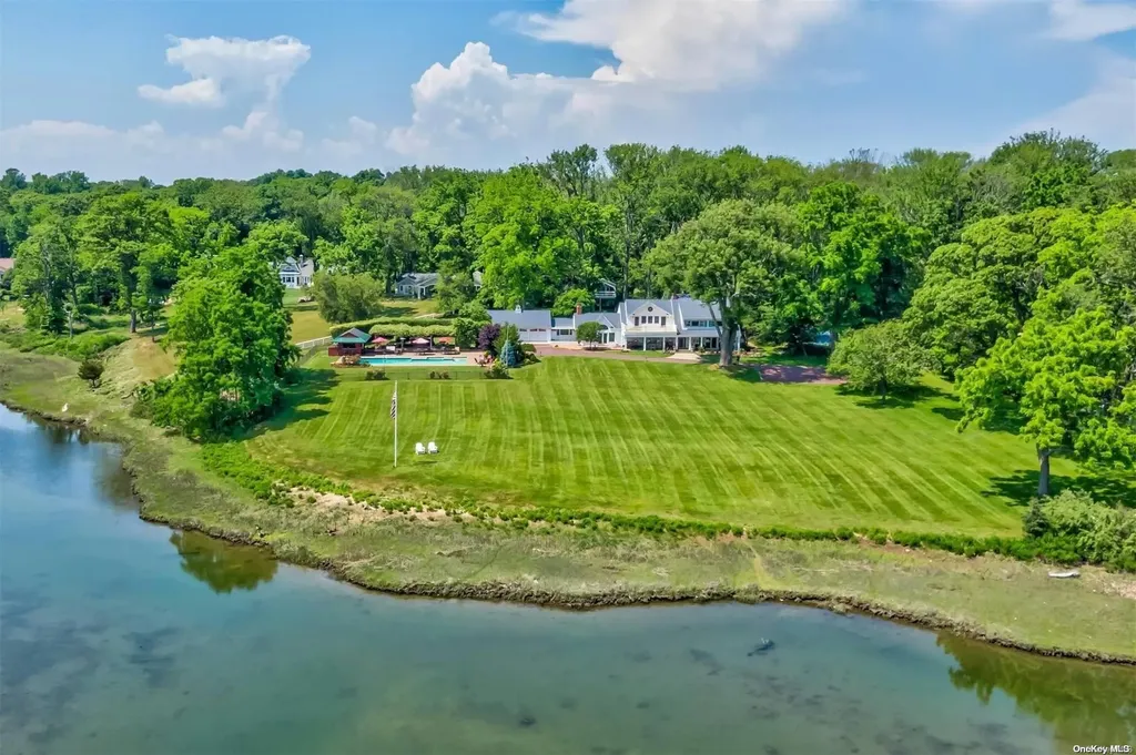 16 Beach Road Northport NY 11768