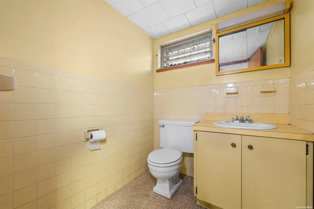 154-43 25th Drive Flushing NY 11354