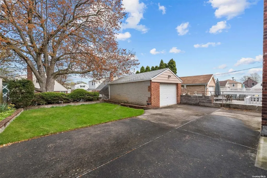154-43 25th Drive Flushing NY 11354