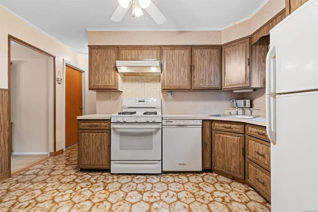 154-43 25th Drive Flushing NY 11354