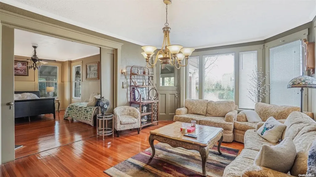 116 S Penataquit Avenue Bay Shore NY 11706