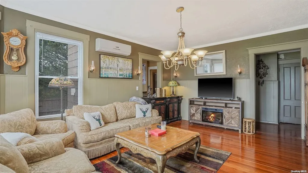 116 S Penataquit Avenue Bay Shore NY 11706