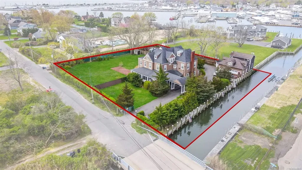 116 S Penataquit Avenue Bay Shore NY 11706
