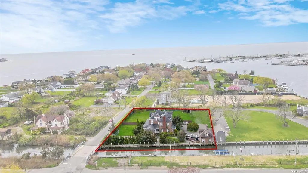 116 S Penataquit Avenue Bay Shore NY 11706