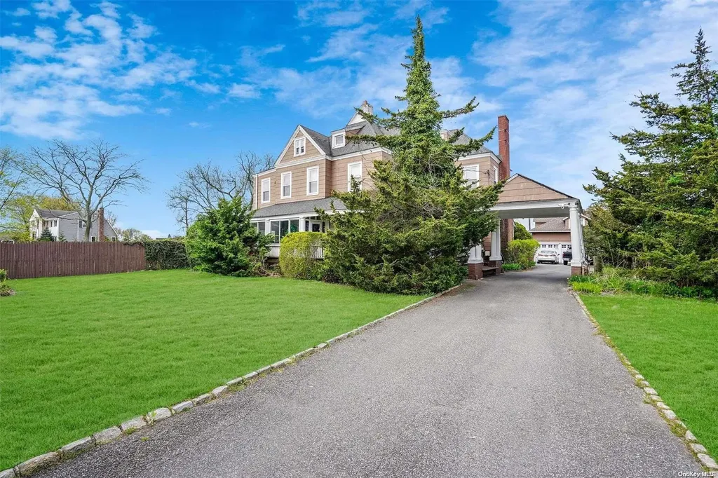 116 S Penataquit Avenue Bay Shore NY 11706