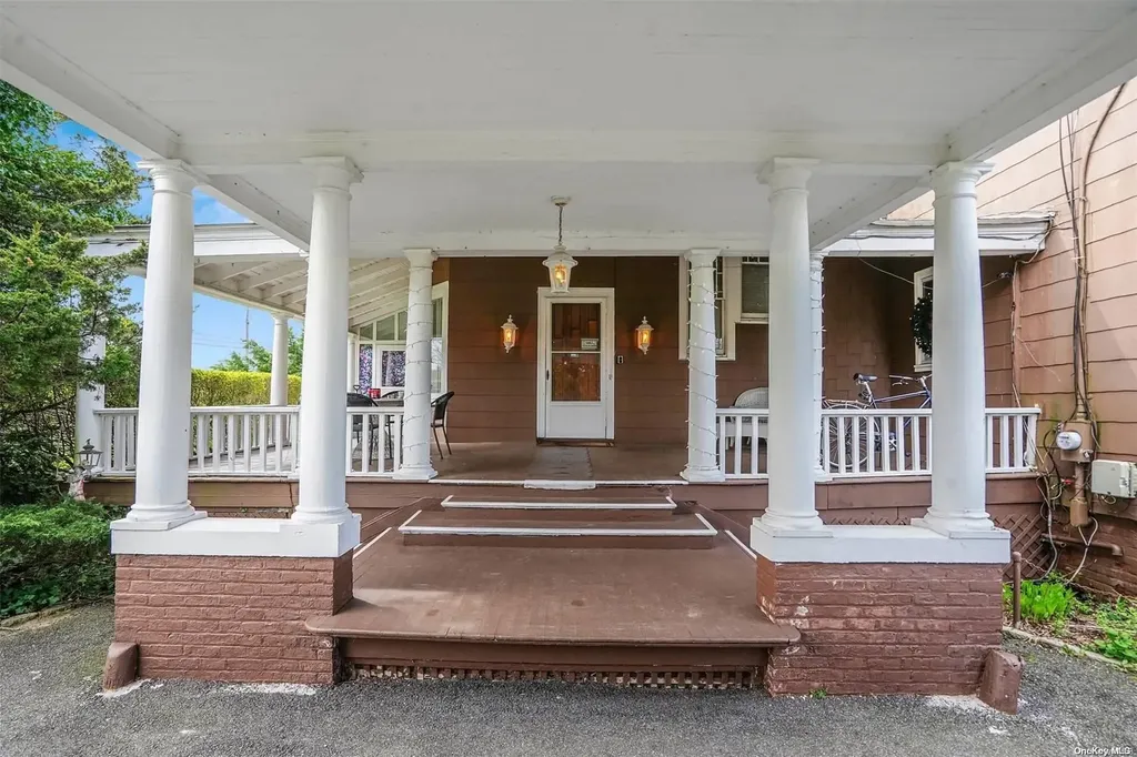 116 S Penataquit Avenue Bay Shore NY 11706