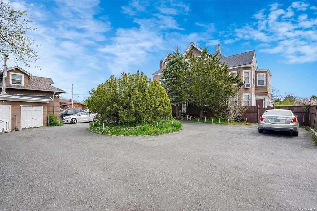 116 S Penataquit Avenue Bay Shore NY 11706