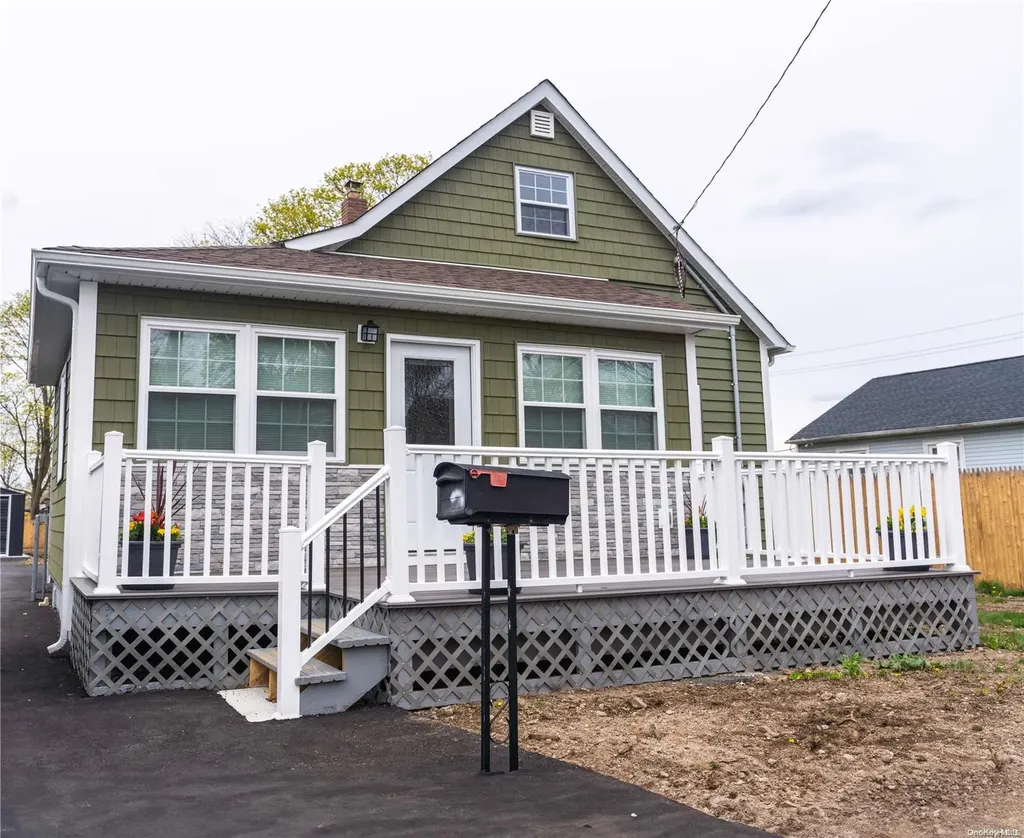2 Division Avenue Central Islip NY 11722