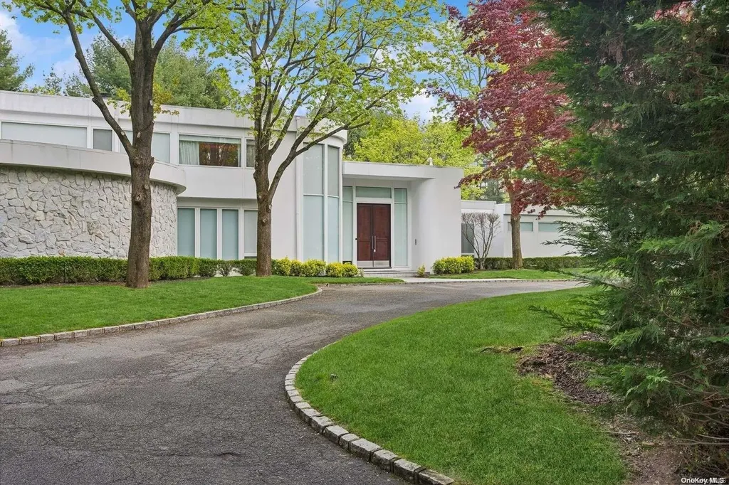 27 Grace Drive Old Westbury NY 11568