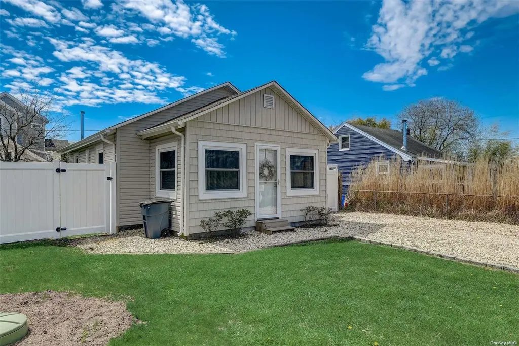 48 Brightwood Street Patchogue NY 11772