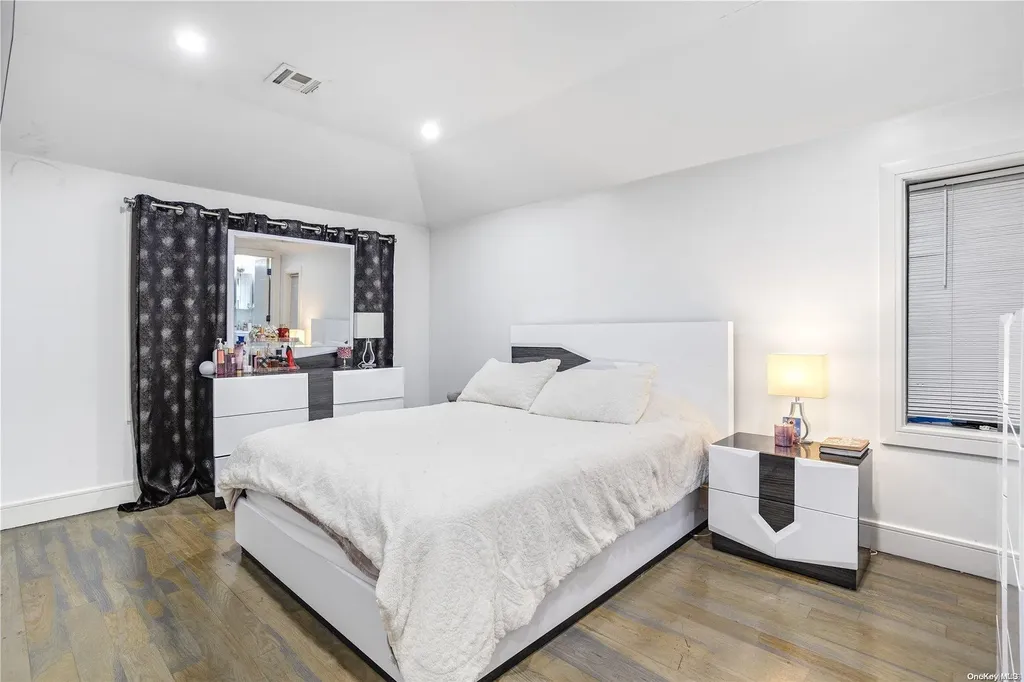 158-36 77th Road Fresh Meadows NY 11366
