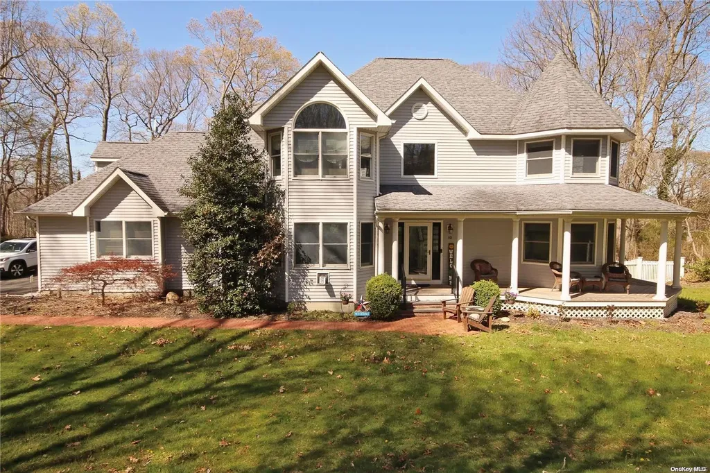 10 Randall Road Wading River NY 11792