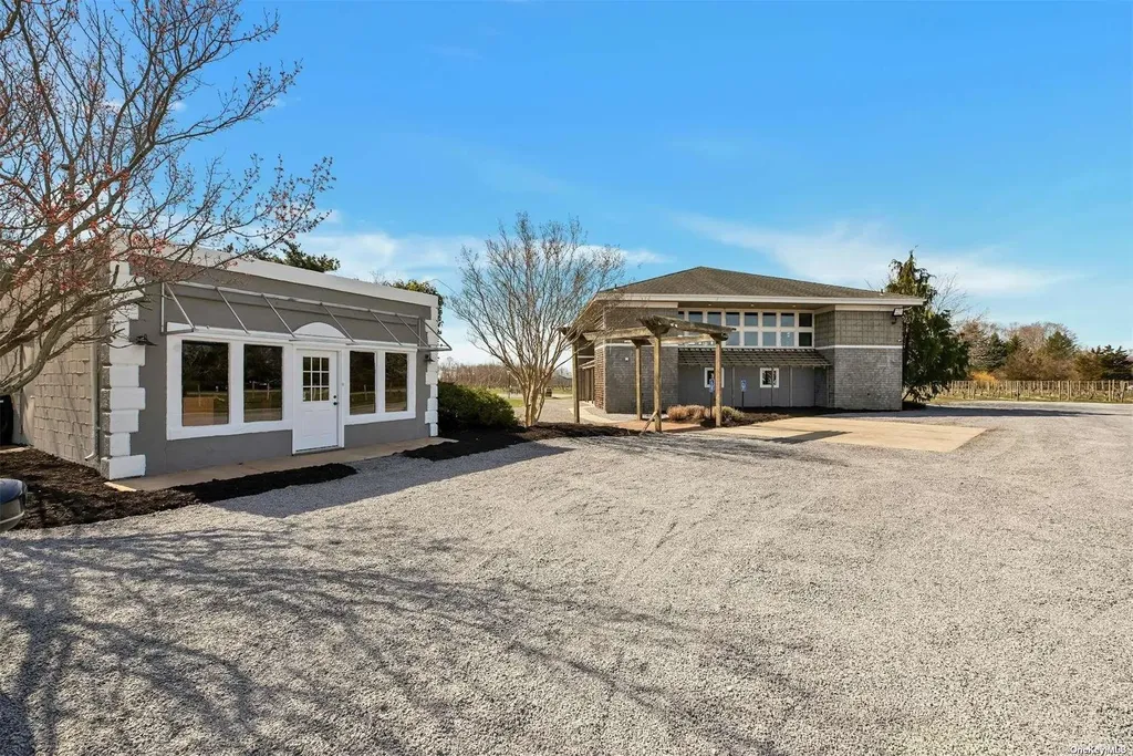 18910 Middle Road Cutchogue NY 11935