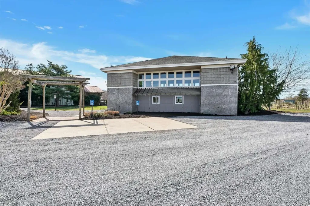 18910 Middle Road Cutchogue NY 11935