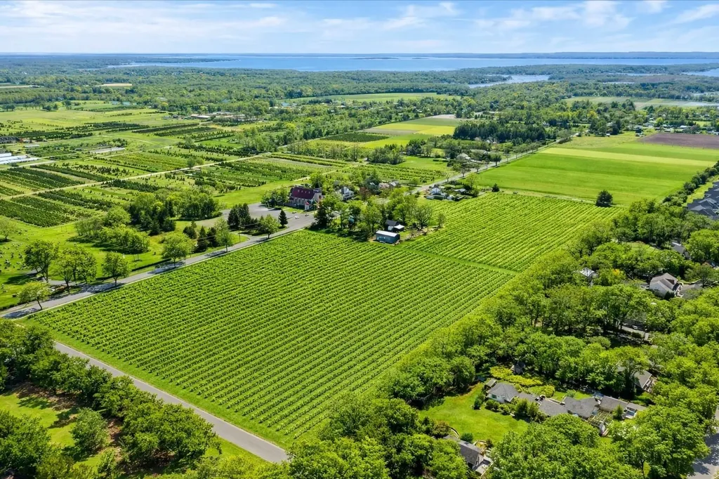 18910 Middle Road Cutchogue NY 11935