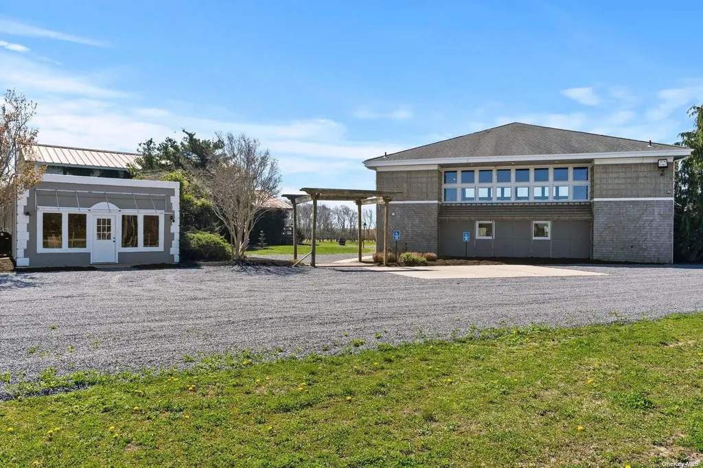 18910 Middle Road Cutchogue NY 11935
